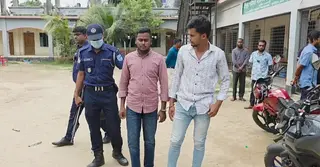 এসএসসি পরীক্ষায় প্রক্সি দিতে এসে ২ যুবক আটক